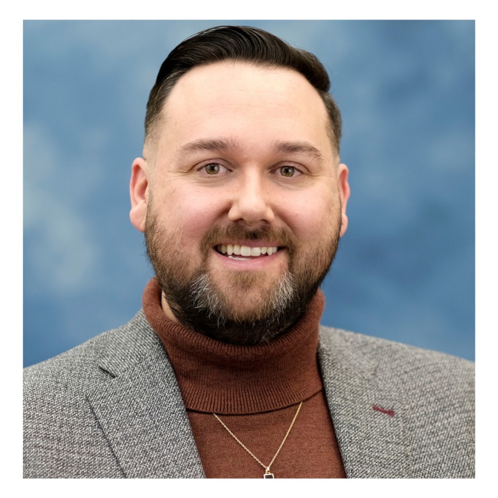 Jeremy Brien headshot with white background (tech forward speaker)