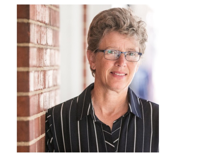 Linda Widdop Headshot
